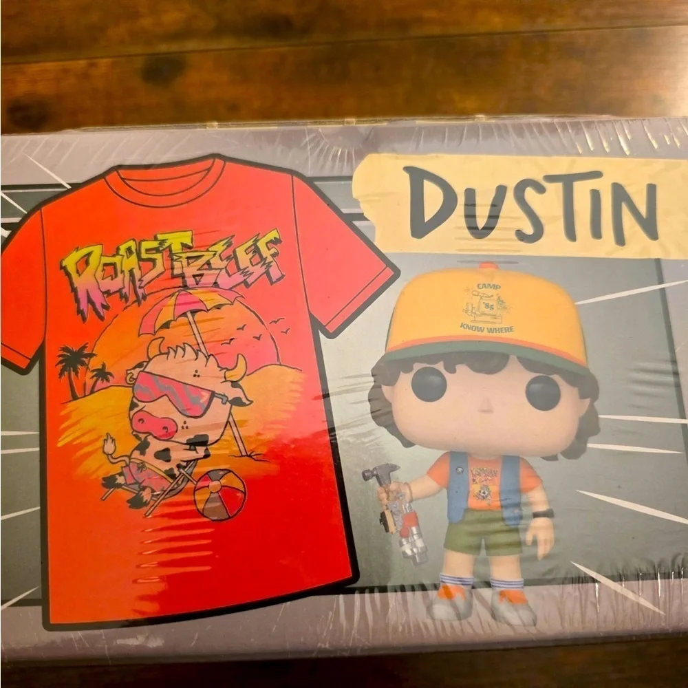 Funko Pop Tees! Dustin Stranger Things ROAST Beef Tee Size XL & Figurine NEW - Picture 1 of 4